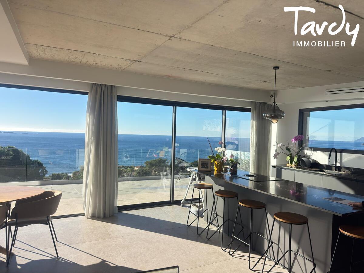 Villa vue mer panoramique & luxe contemporain  - Carqueiranne - couch� de soleil Carqueiranne Tardy Immobilier