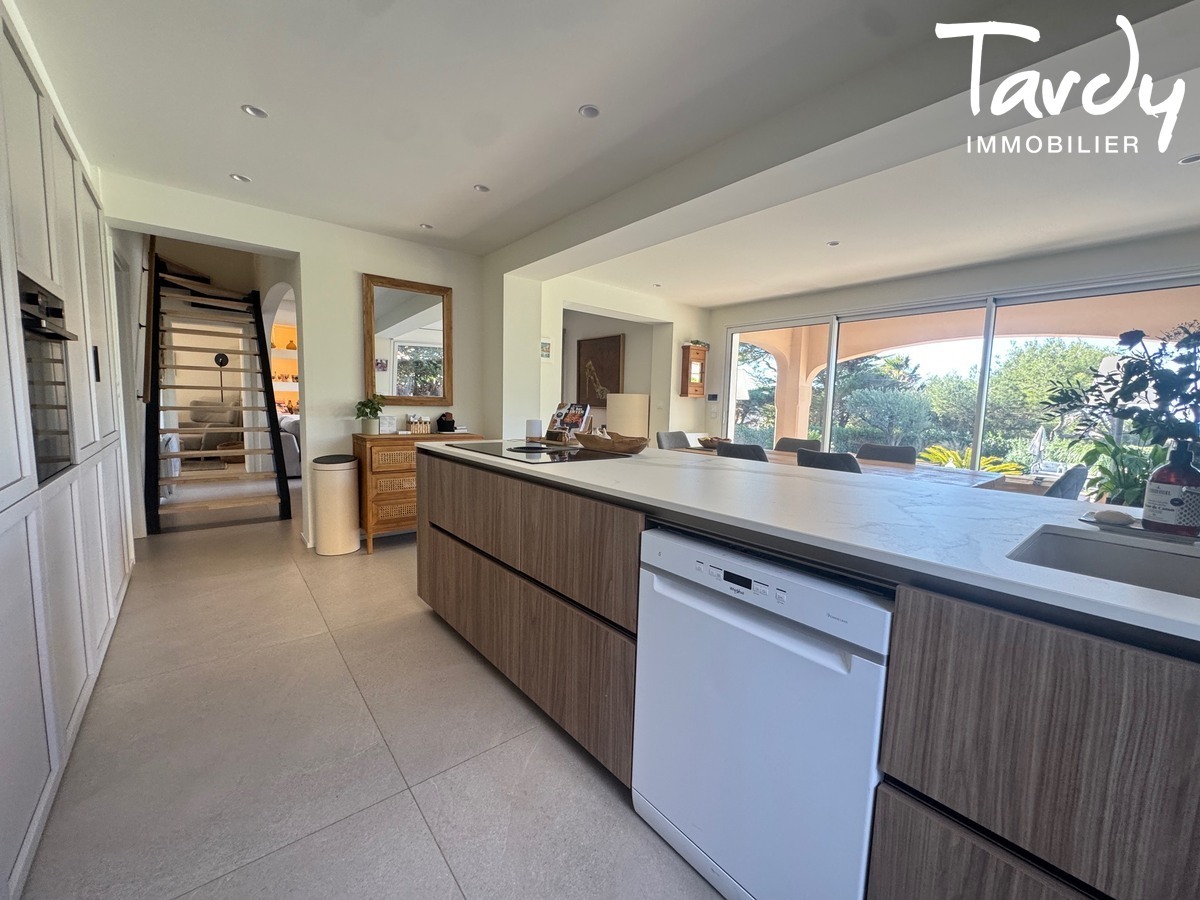 Villa vue mer, proche plage - 83110 SANARY SUR MER - Sanary-sur-Mer - Tardy Sanary Villa de charme proche baie de la cousse