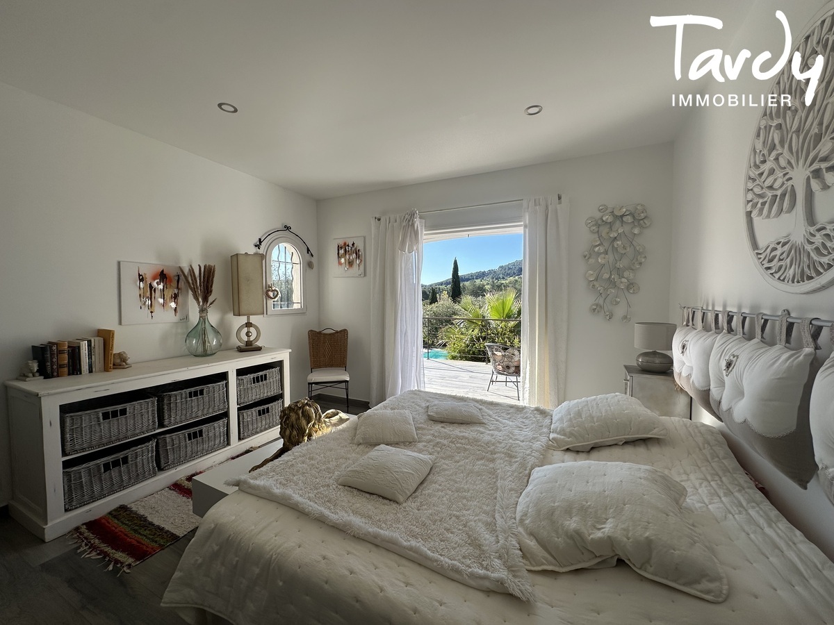 Villa jardin paysager et piscine - 83740 LA CADIERE D'AZUR - La Cadi�re-d'Azur - villa 4 chambres la cadiere d'zur - Tardy Immobilier