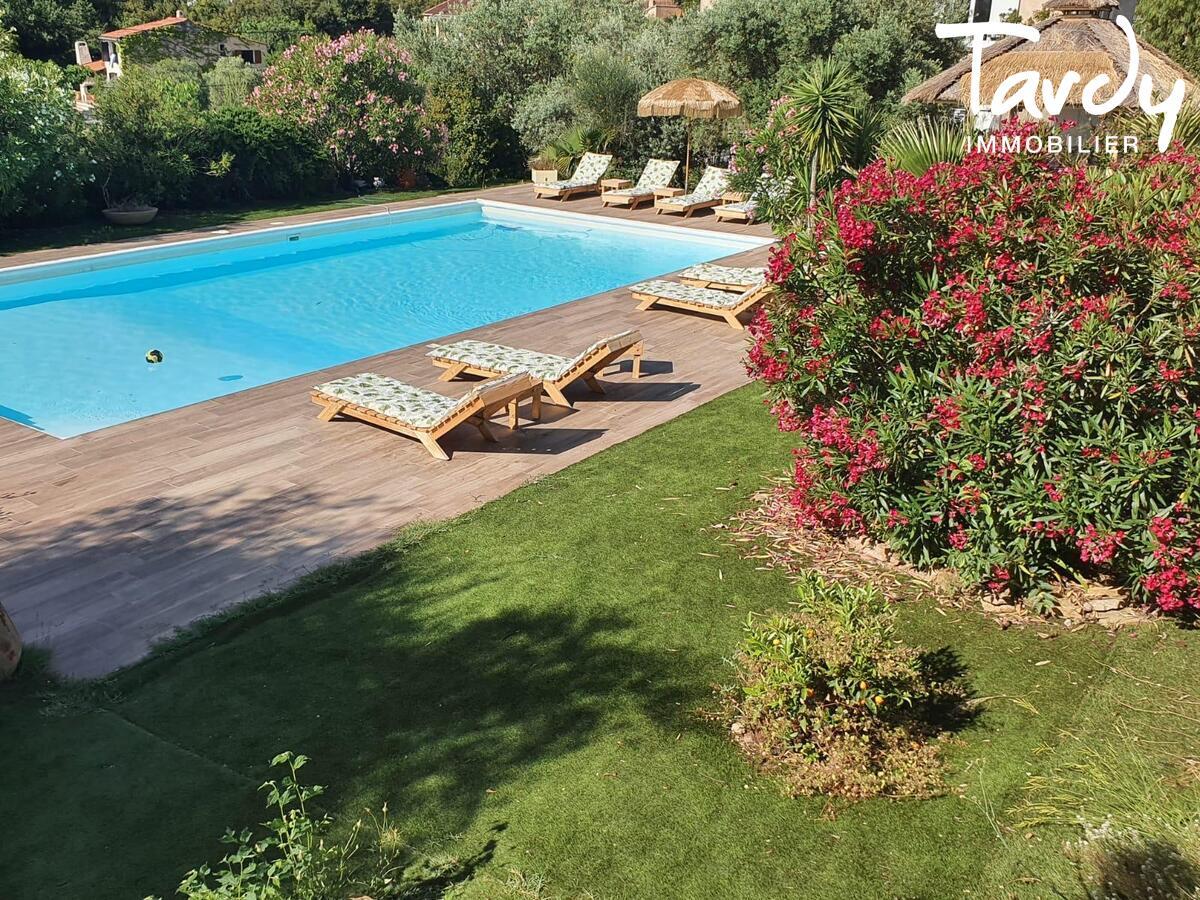 Villa �l�gante avec jardin paysager et piscine La Cadi�re-d�Azur - La Cadi�re-d'Azur