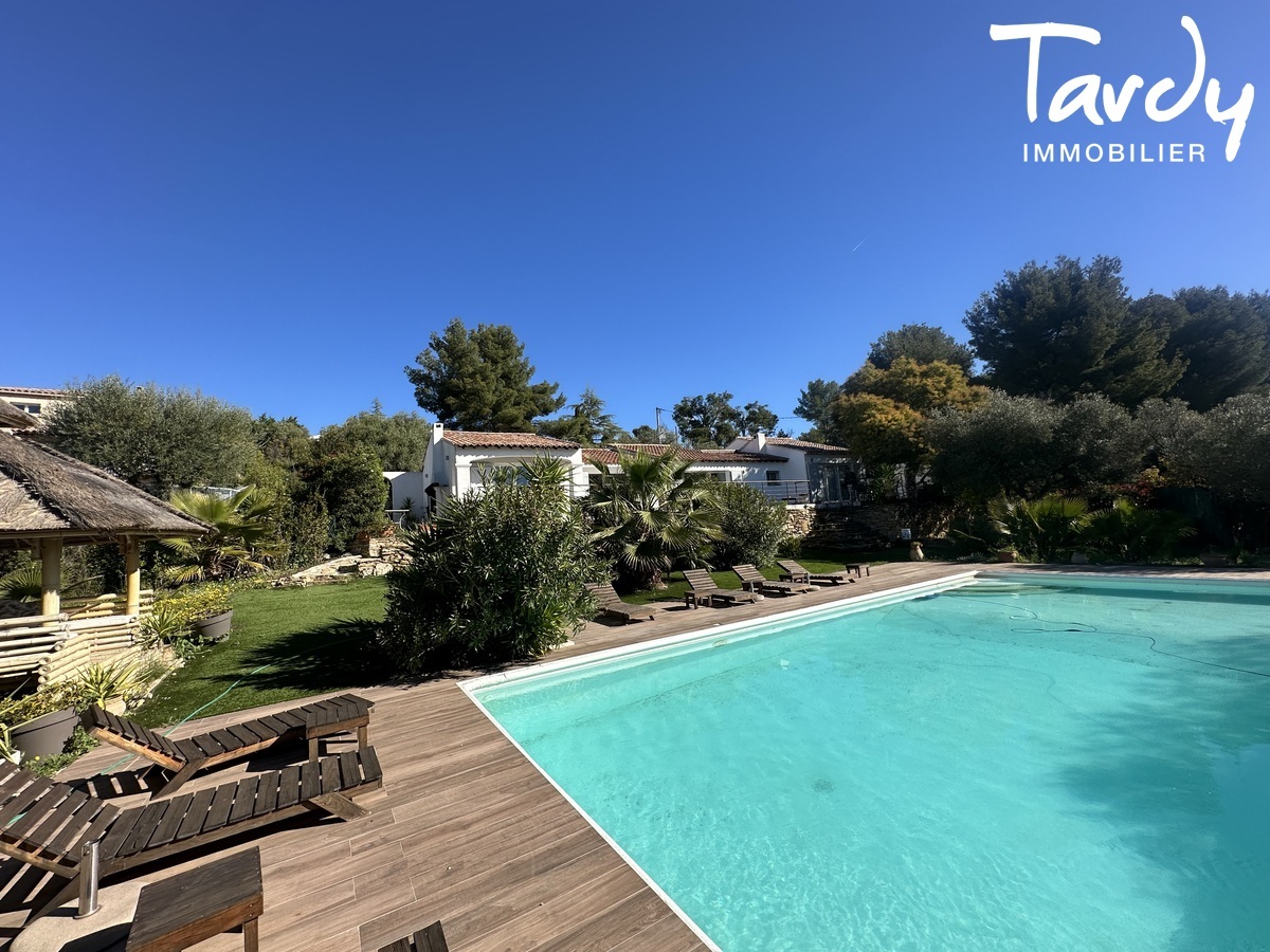 Villa jardin paysager et piscine - 83740 LA CADIERE D'AZUR - La Cadi�re-d'Azur - Villa de charme Var Tardy Immobilier