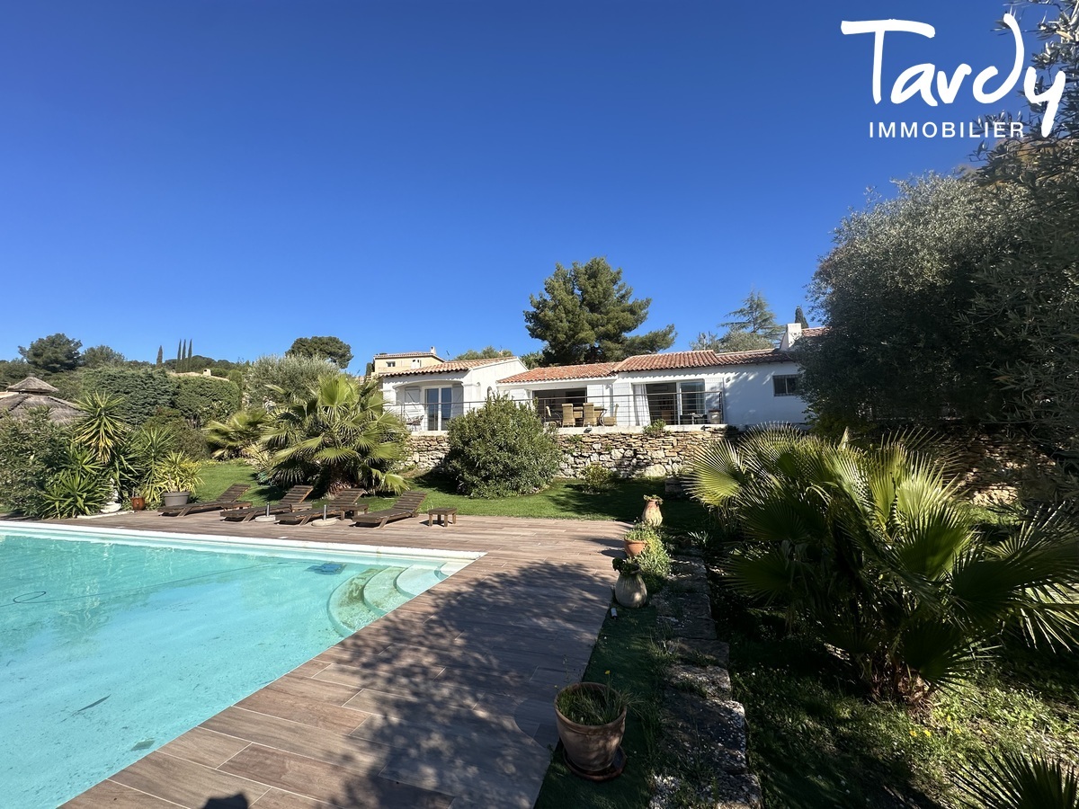 Villa �l�gante avec jardin paysager et piscine La Cadi�re-d�Azur - La Cadi�re-d'Azur - Maison de charme - 83740 - Tardy immobilier
