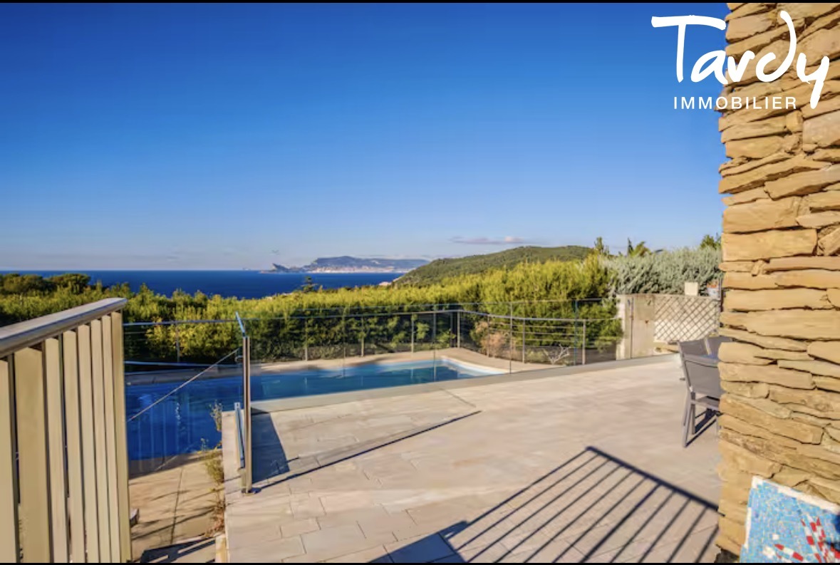 Vue mer dominante et cadre exclusif � Port d'Alon  - Saint-Cyr-sur-Mer