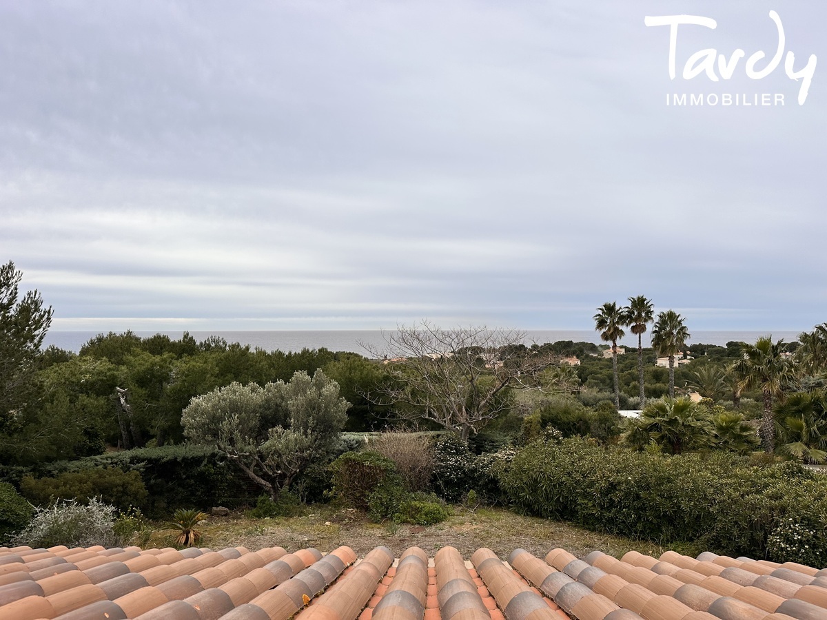 Domaine priv�, vue mer - 83270 SAINT-CYR-SUR-MER - Saint-Cyr-sur-Mer - domaine acces mer - Bandol - 83 - Tardy Immobilier