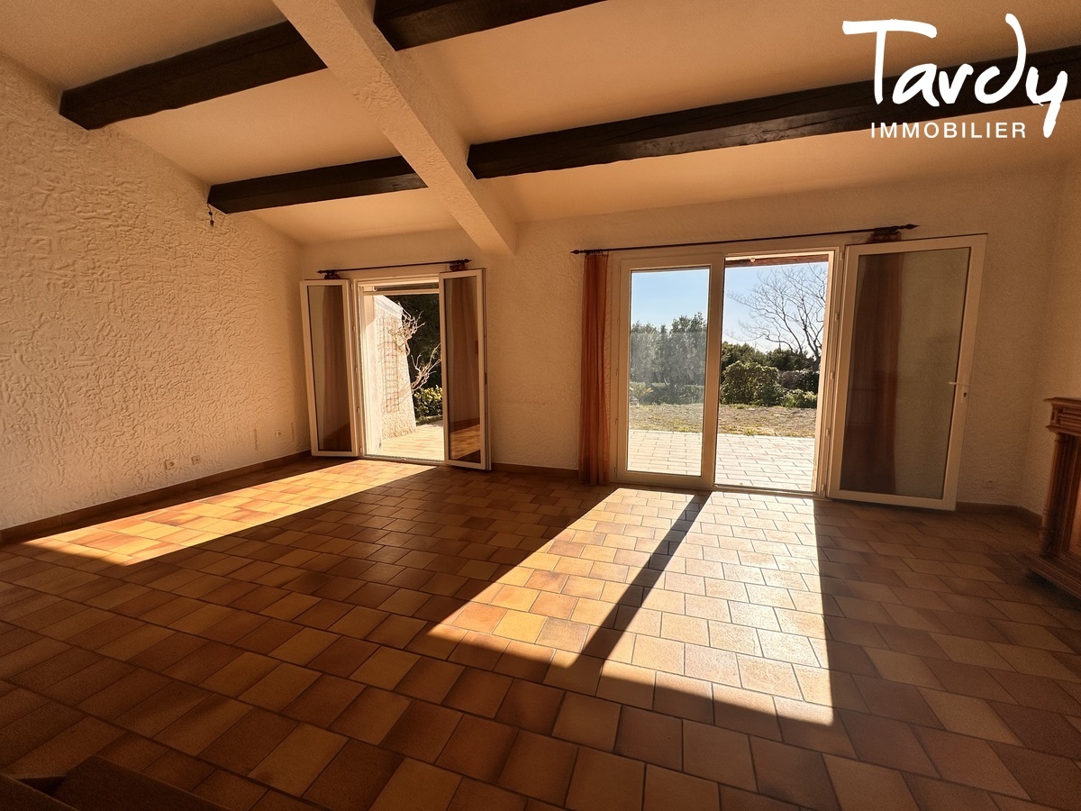 Domaine priv�, vue mer - 83270 SAINT-CYR-SUR-MER - Saint-Cyr-sur-Mer - maison � r�nover st cyr sur mer - Tardy Immoilier