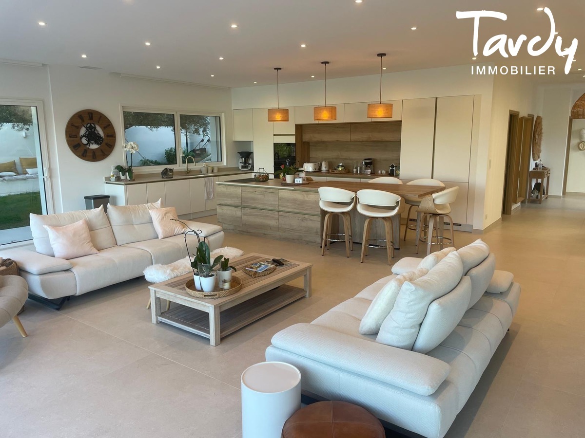 Villa contemporaine proche plage - 83270 SAINT-CYR-SUR-MER - Saint-Cyr-sur-Mer