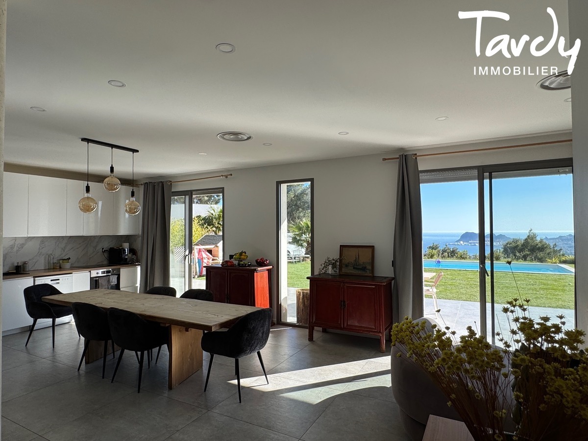Villa contemporaine vue mer, 2 appartements - 13600 LA CIOTAT - La Ciotat