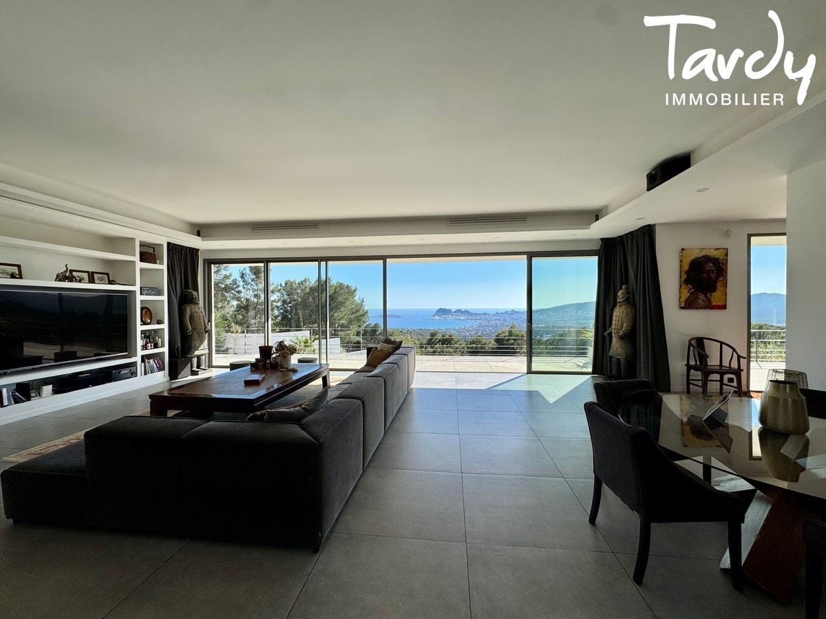 Villa contemporaine vue mer, 2 appartements - 13600 LA CIOTAT - La Ciotat