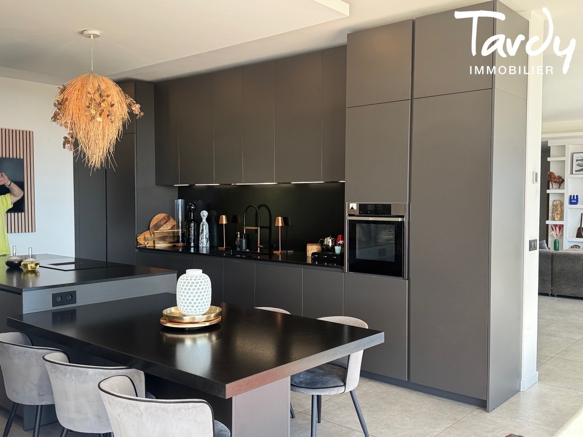 Villa contemporaine vue mer, 2 appartements - 13600 LA CIOTAT - La Ciotat