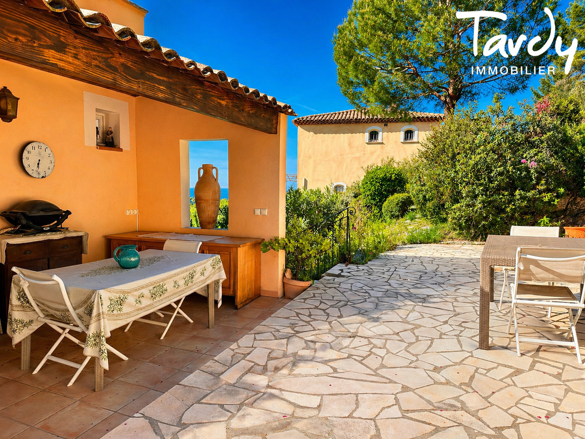 villa vue mer Domaine du golf de  Fr�gate 83270 SAINT CYR SUR MER  - Saint-Cyr-sur-Mer - villa domaine priv� - 83270 - Tardy Immobilier