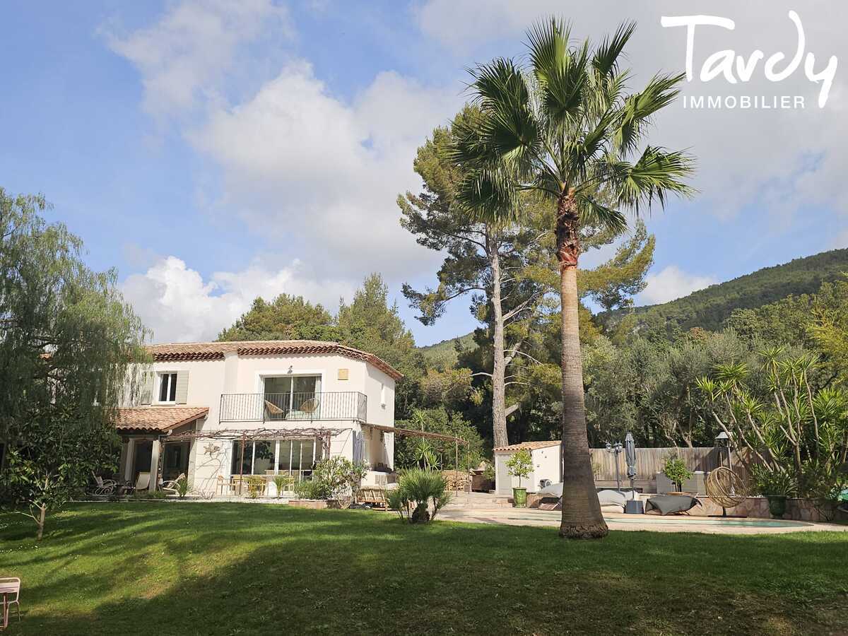 Villa de charme - Proche mer - 83110 SANARY SUR MER - Sanary-sur-Mer - VILLA 5 MIN CENTRE DE SANARY SUR MER - 83110 - TARDY IMMOBILIER