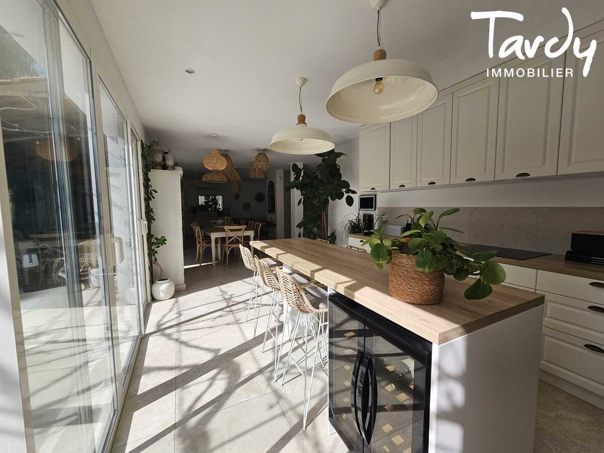 VILLA DE CHARME - Proche mer - 83110 Sanary-sur-Mer - Sanary-sur-Mer - VILLA 5 MIN CENTRE DE SANARY SUR MER - 83110 - TARDY IMMOBILIER