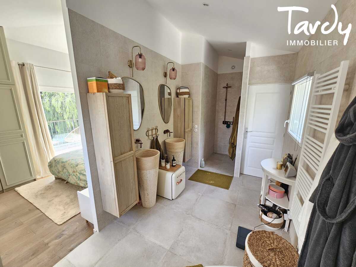 Villa de charme - Proche mer - 83110 SANARY SUR MER - Sanary-sur-Mer - VILLA 3 SUITES PARENTALES - SANARY SUR MER - 83110 - TARDY IMMOBILIER