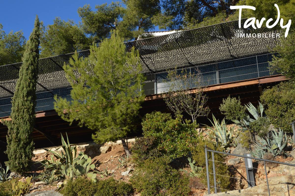 Contemporaine d'architecte vue mer - 83200 TOULON - Toulon - villa b�ton d'architecte - Toulon - Tardy Immobilier