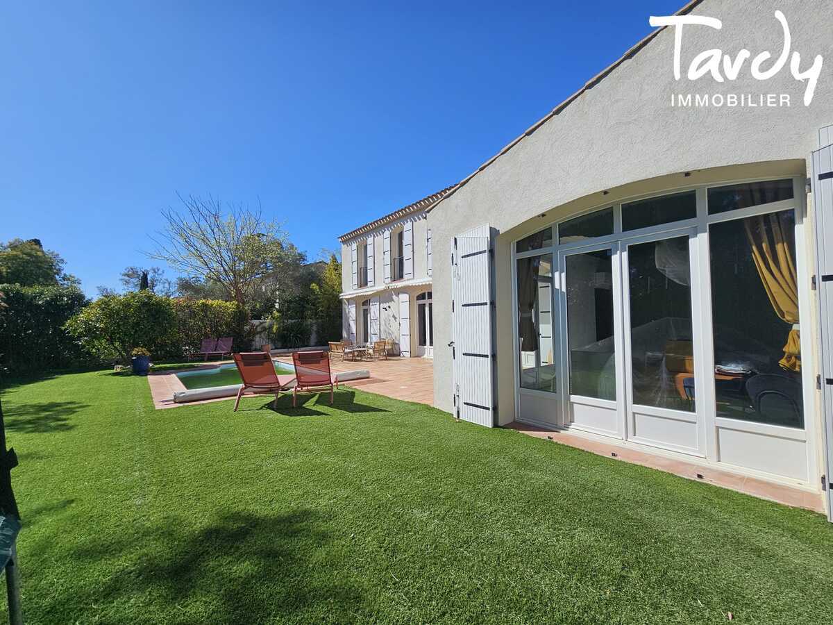 Villa d'exception - 83000 - CAP BRUN - TOULON - 8 P - 5 Chambres - Toulon - Demeure de caract�re - Toulon