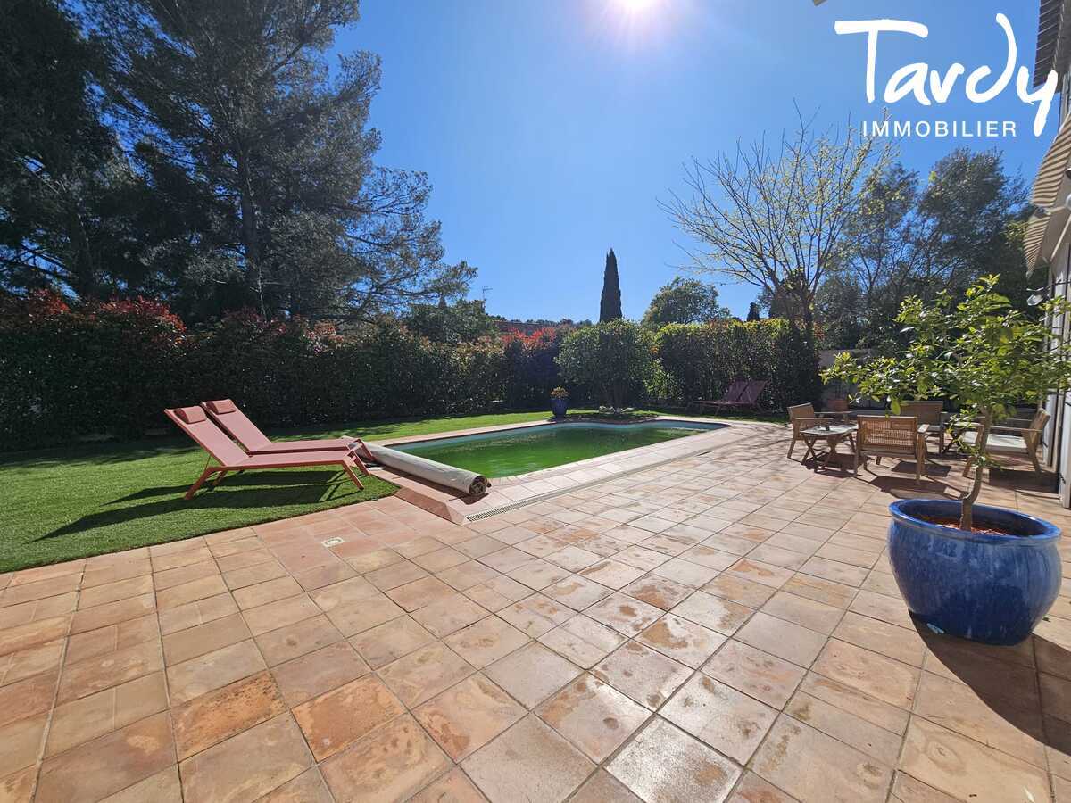 Villa d'exception - 83000 - CAP BRUN - TOULON - 8 P - 5 Chambres - Toulon - Demeure  - Toulon - sans vis-�vis