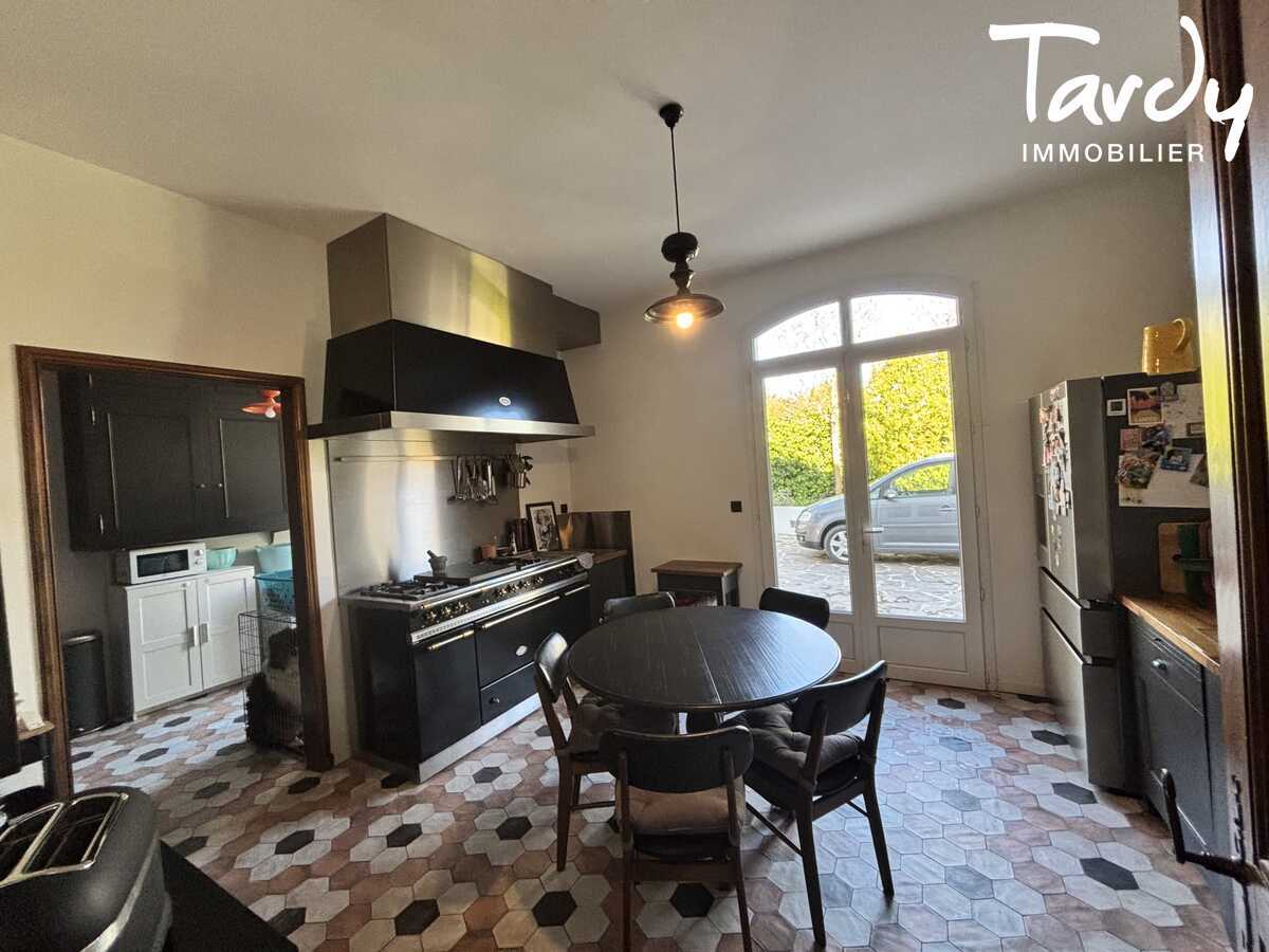 Villa d'exception - 8 P - 5 Chambres - 83000 CAP BRUN - TOULON - Toulon - VILLA RARE - 83 000 - SECTEUR TOULON - PLAGE A PIED