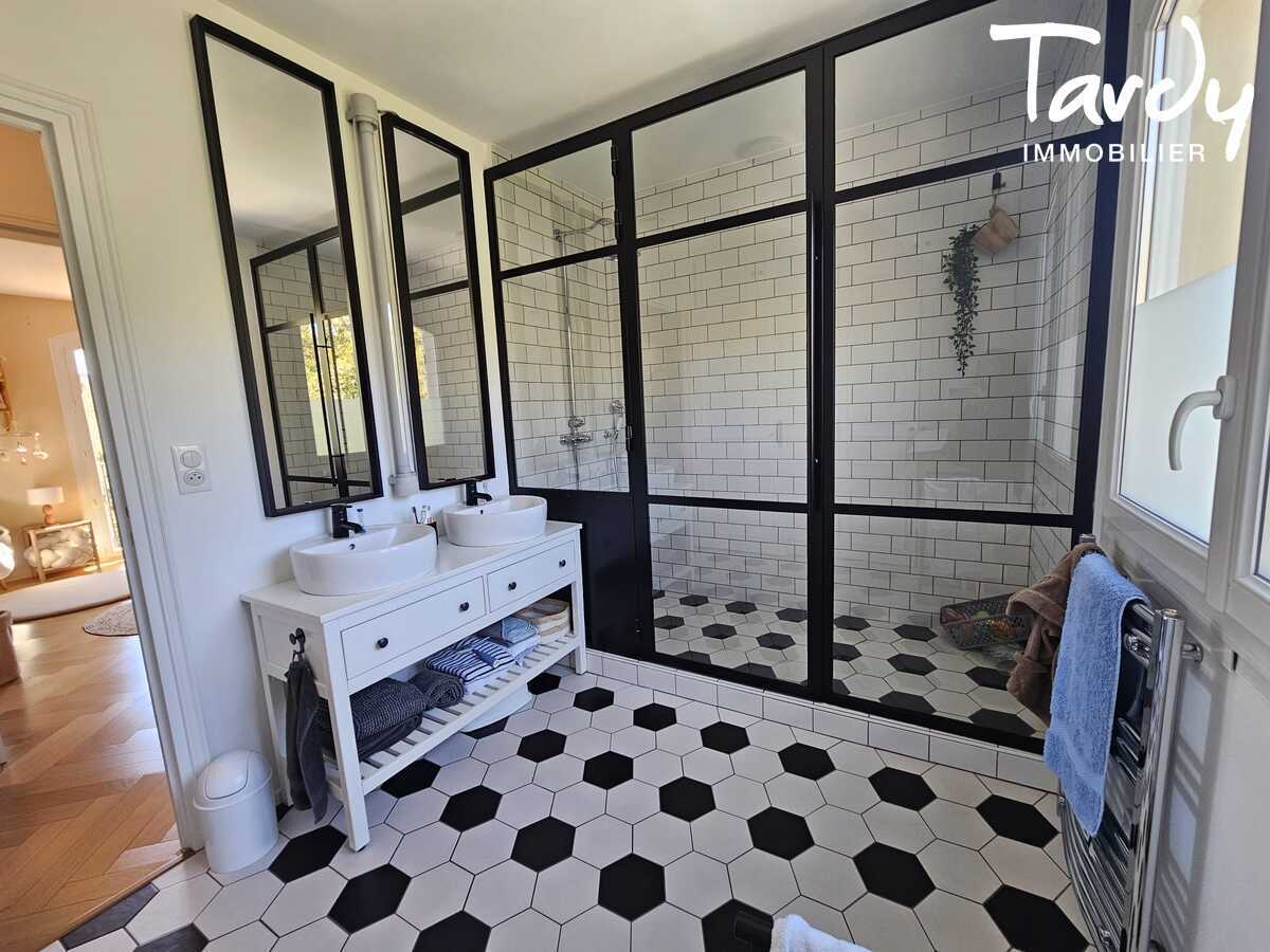 Villa d'exception - 8 P - 5 Chambres - 83000 CAP BRUN - TOULON - Toulon - Villa familiale - Toulon -  8 pi�ces