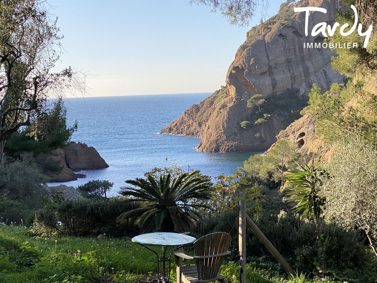 Pieds dans l'eau calanque de Figuerolles - 13600 LA CIOTAT  - La Ciotat