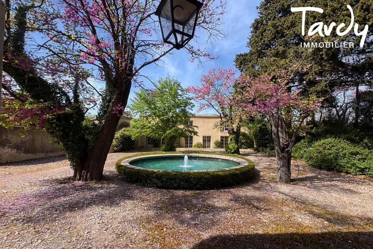 Bastide 18� � 5 min du centre - 13100 AIX-EN-PROVENCE  - Aix-en-Provence - Bastide ancienne et d�pendances sur 2 hectares centre d'Aix en Provence 5 minutes - Tardy Immobilier