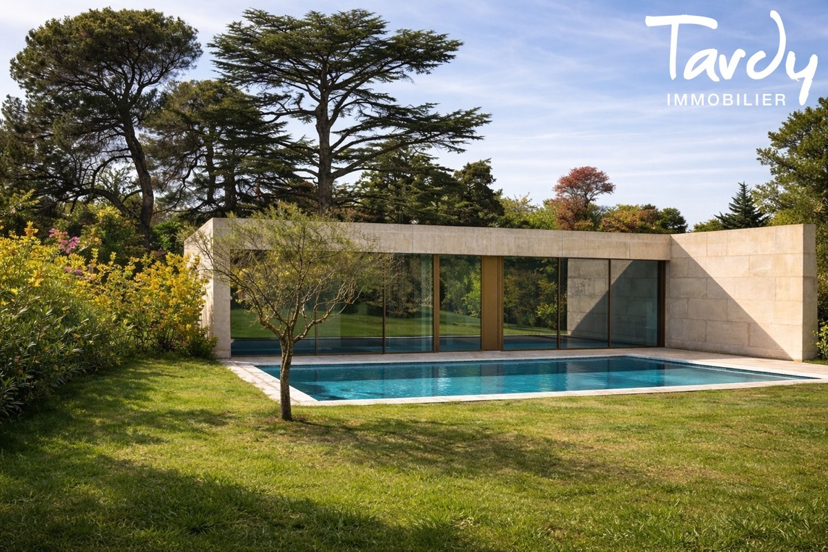 Villa contemporaine, 5 min. du cente - 13100 AIX-EN-PROVENCE  - Aix-en-Provence - Contemporaine de plain-pied avec 4 garages � 5 minutes de Aix en Provence Tardy Immobilier