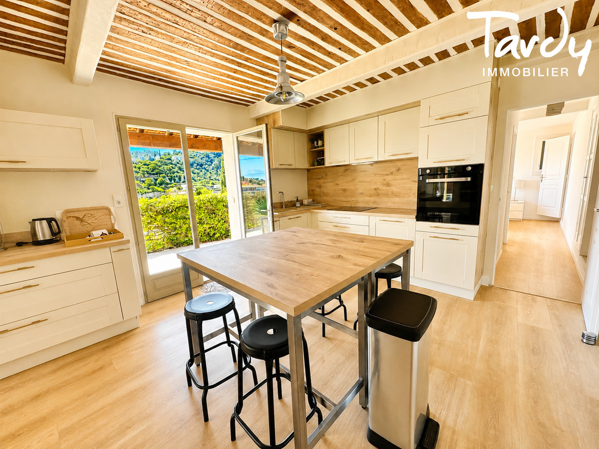 Villa familiale avec piscine chauff�e et vue sur les collines - Ollioules - 83190 - Ollioules