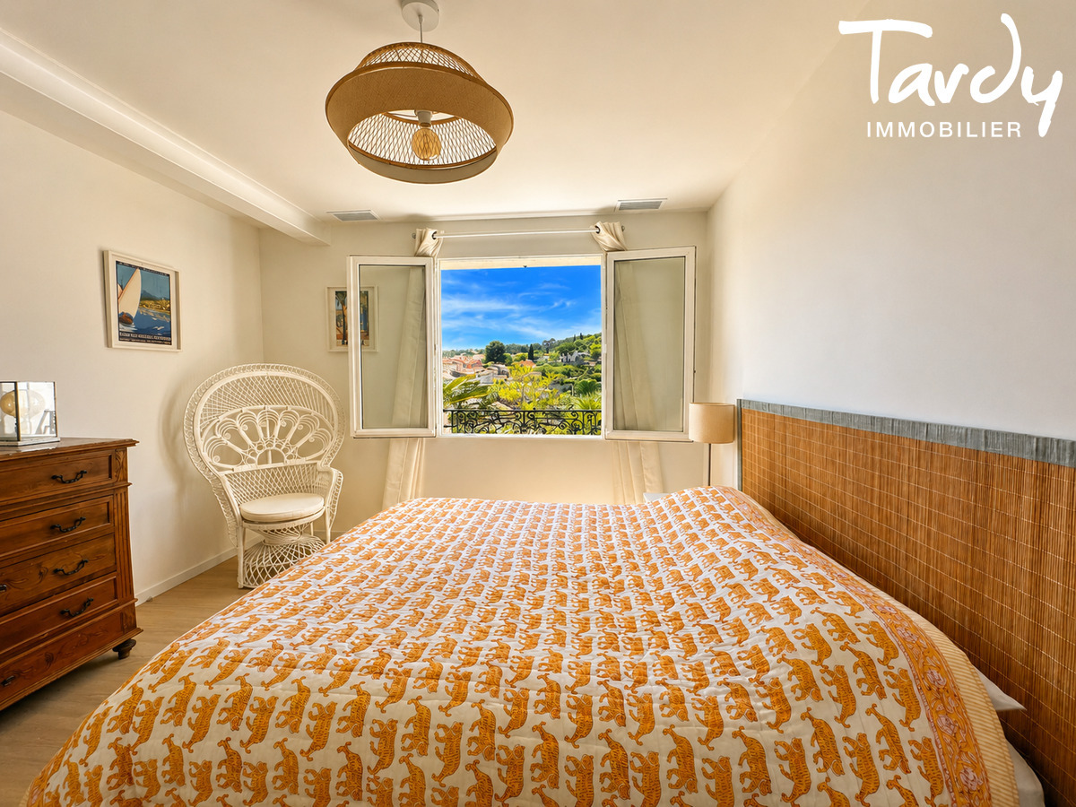 Villa familiale avec piscine chauff�e et vue sur les collines - Ollioules - 83190 - Ollioules - maison 6 chambres Ollioules - Tardy Immobilier