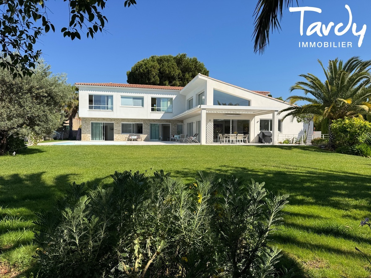 Contemporaine � c�t� de la plage - 83270 SAINT-CYR-SUR MER  - Saint-Cyr-sur-Mer
