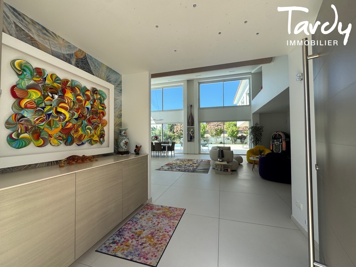 Contemporaine � c�t� de la plage - 83270 SAINT-CYR-SUR MER  - Saint-Cyr-sur-Mer