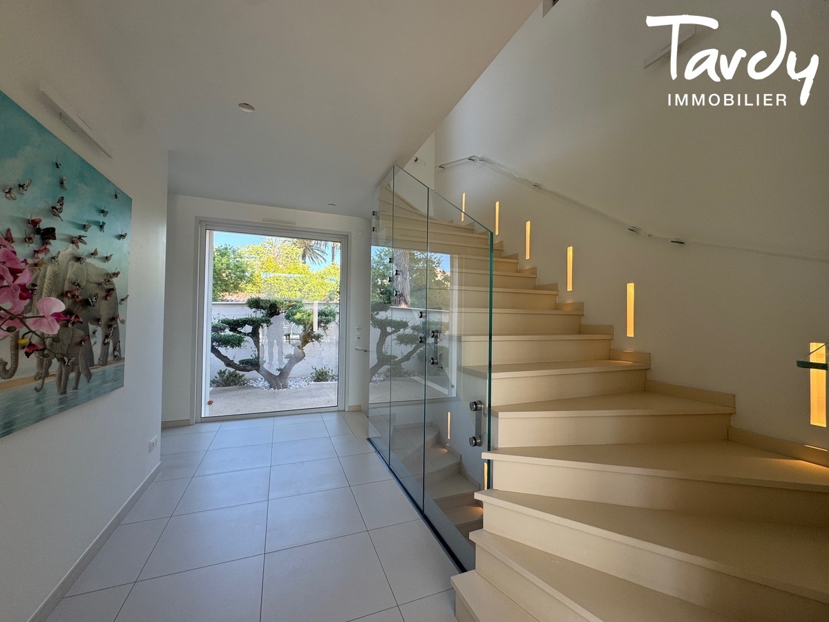 Contemporaine � c�t� de la plage - 83270 SAINT-CYR-SUR MER  - Saint-Cyr-sur-Mer