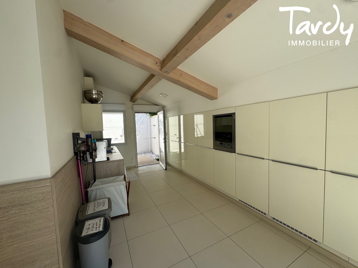 Contemporaine � c�t� de la plage - 83270 SAINT-CYR-SUR MER  - Saint-Cyr-sur-Mer