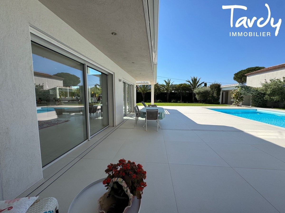 Contemporaine � c�t� de la plage - 83270 SAINT-CYR-SUR MER  - Saint-Cyr-sur-Mer