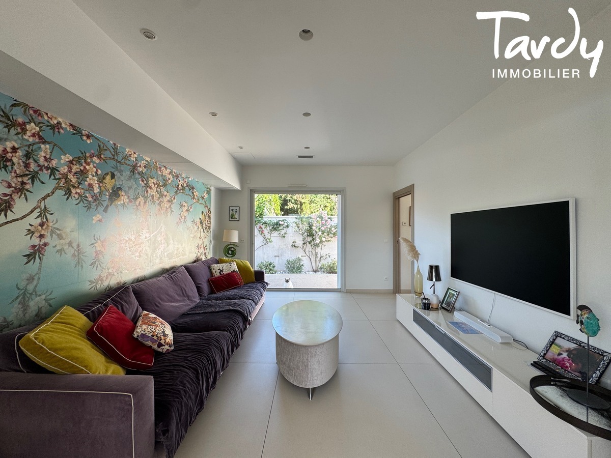Contemporaine � c�t� de la plage - 83270 SAINT-CYR-SUR MER  - Saint-Cyr-sur-Mer