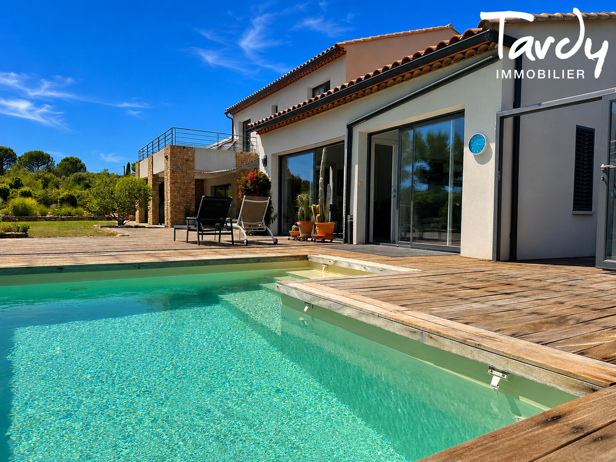 Contemporaine avec Jardin, piscine et Garage � LA CADIERE D'AZUR - La Cadi�re-d'Azur