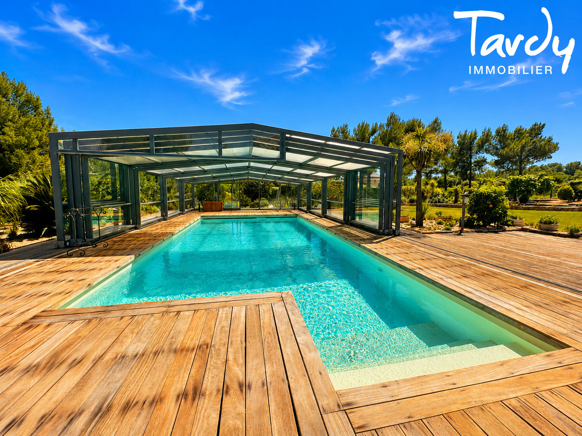Contemporaine avec Jardin, piscine et Garage � LA CADIERE D'AZUR - La Cadi�re-d'Azur