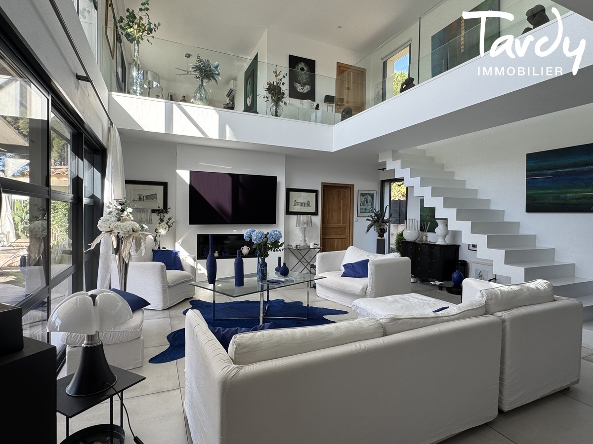 Villa contemporaine proche plage, vue mer - 83270 SAINT-CYR-SUR-MER - Saint-Cyr-sur-Mer