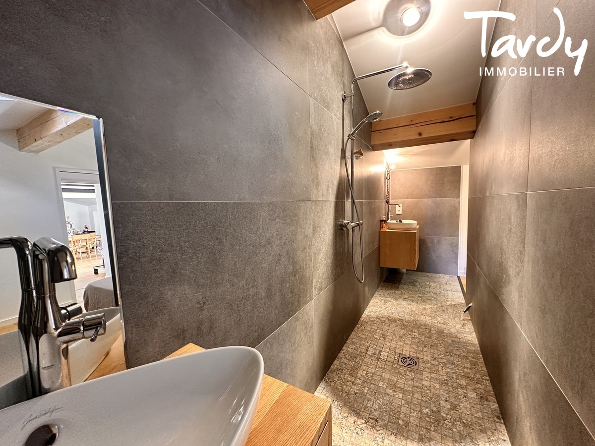Opportunit� villa r�nov�e dans le centre du village de La cadi�re d'Azur - La Cadi�re-d'Azur