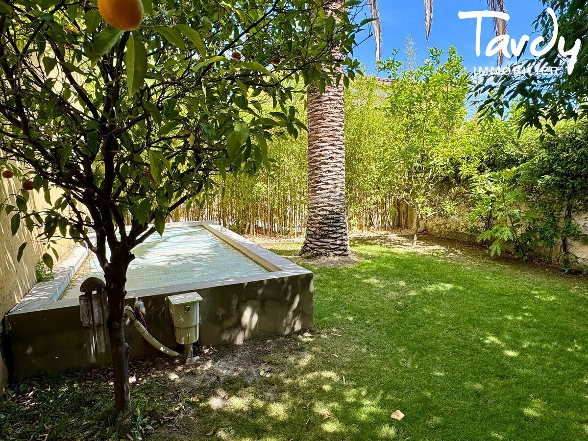 Opportunit� villa r�nov�e dans le centre du village de La cadi�re d'Azur - La Cadi�re-d'Azur