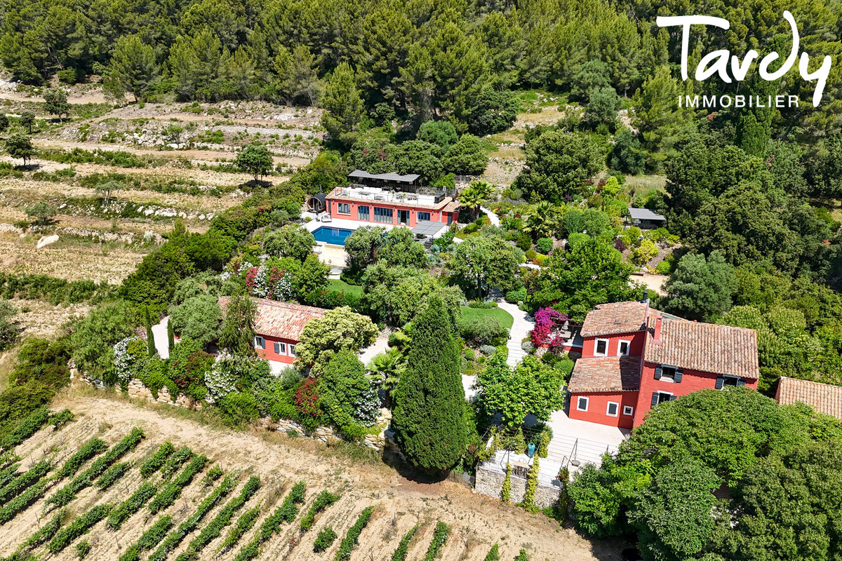 Exceptionnelle Propri�t� Familiale - 13260 CASSIS - Cassis