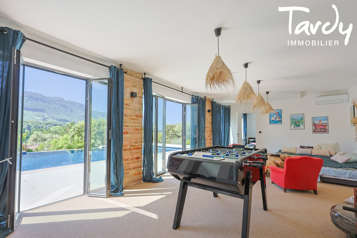 Exceptionnelle Propri�t� Familiale - 13260 CASSIS - Cassis