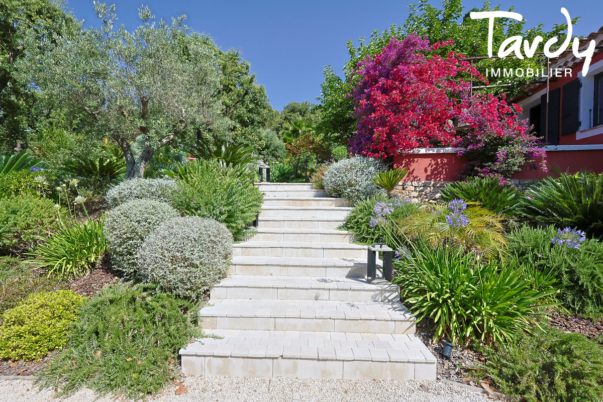 CASSIS - Exceptionnelle Propri�t� Familiale - Cassis