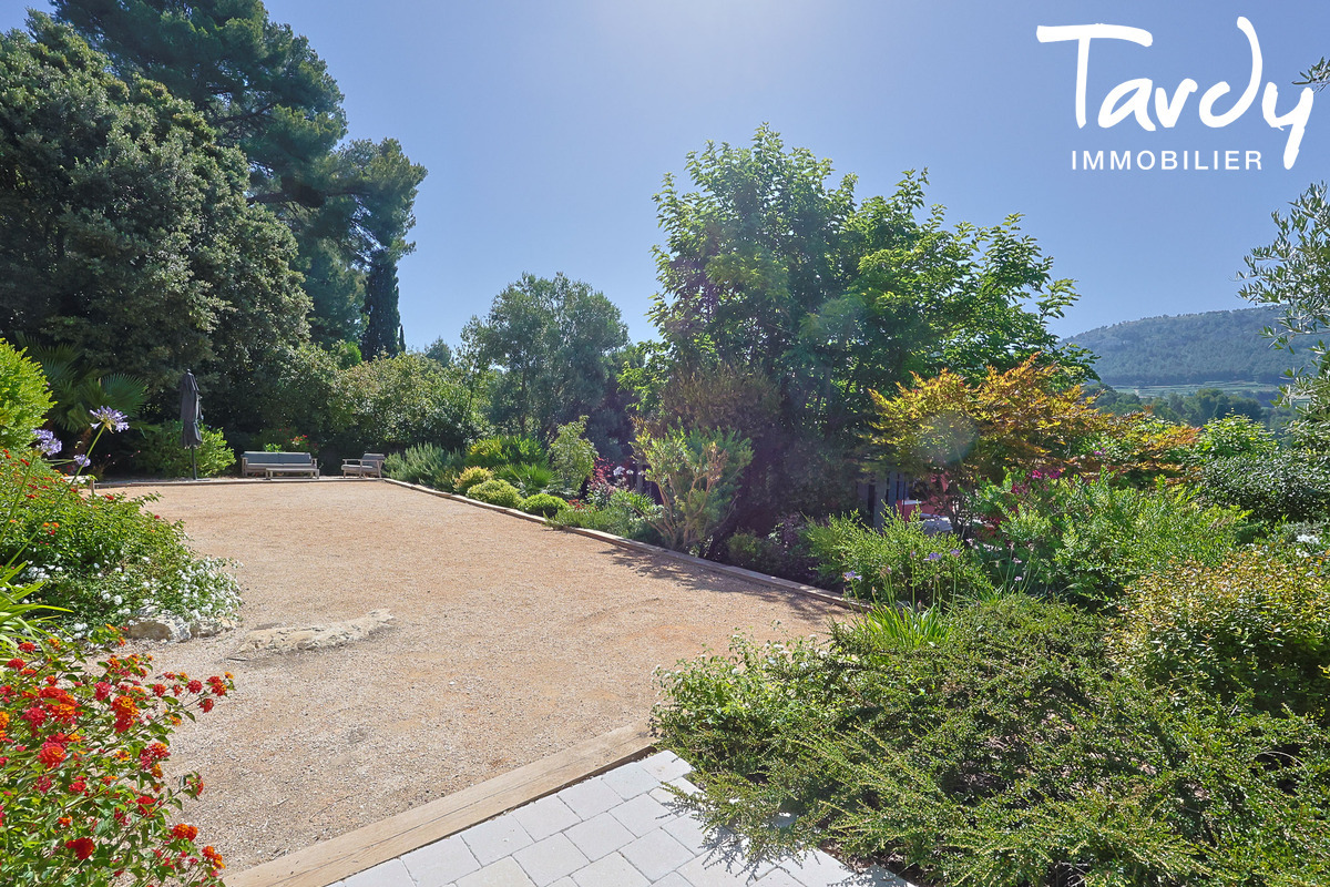 CASSIS - Exceptionnelle Propri�t� Familiale - Cassis