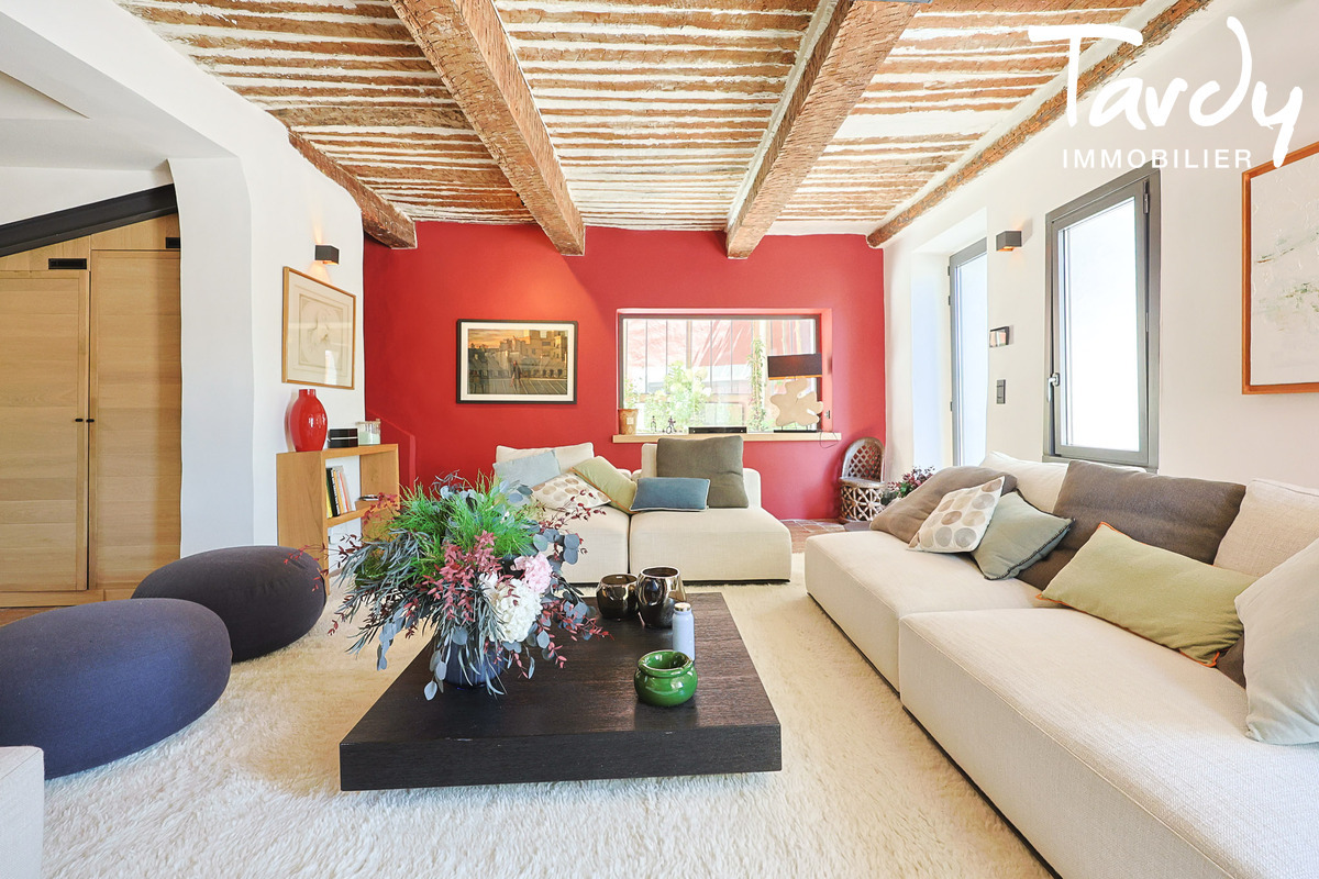 CASSIS - Exceptionnelle Propri�t� Familiale - Cassis