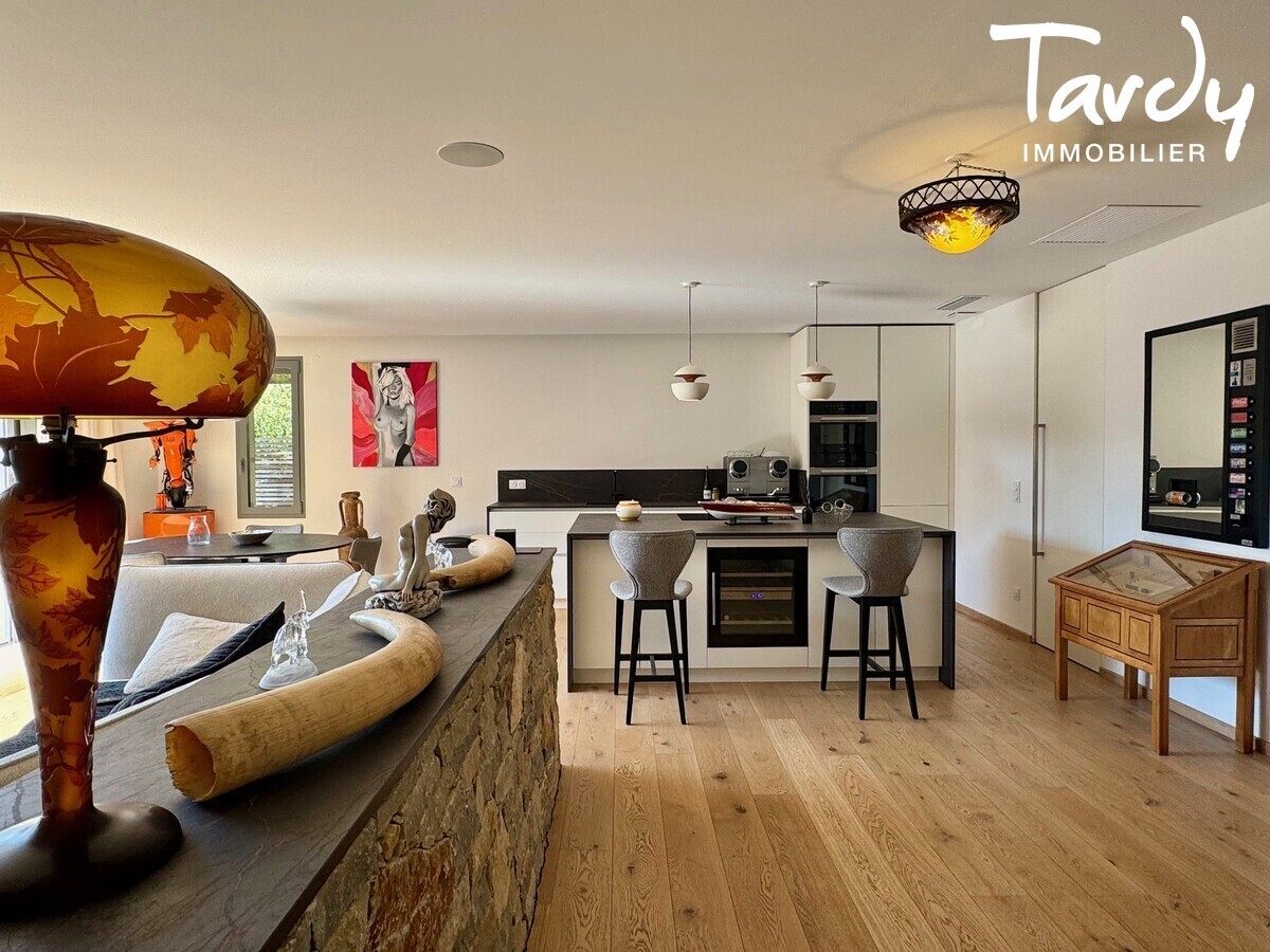 Villa - Appartement, Contemporain - 83740 LA CADIERE D'AZUR - La Cadi�re-d'Azur
