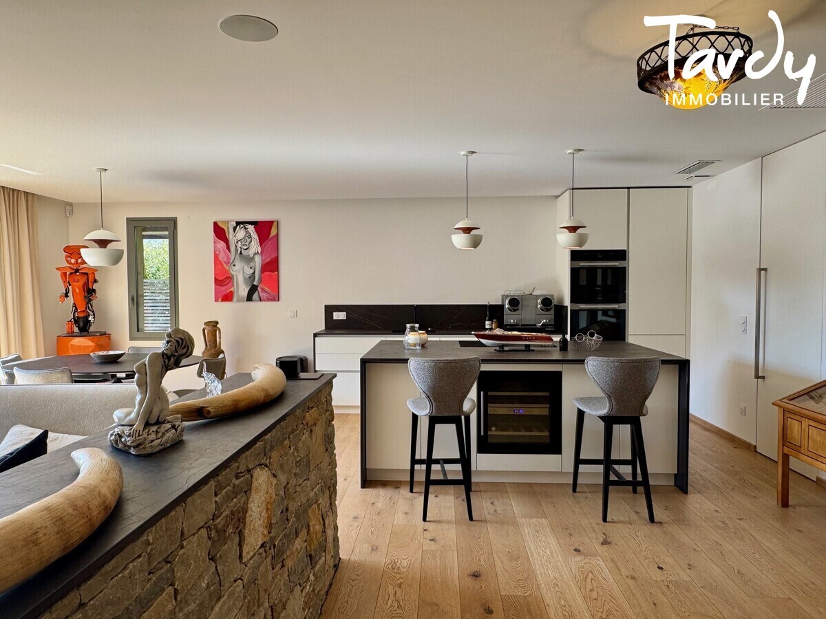 Villa - Appartement, Contemporain - 83740 LA CADIERE D'AZUR - La Cadi�re-d'Azur