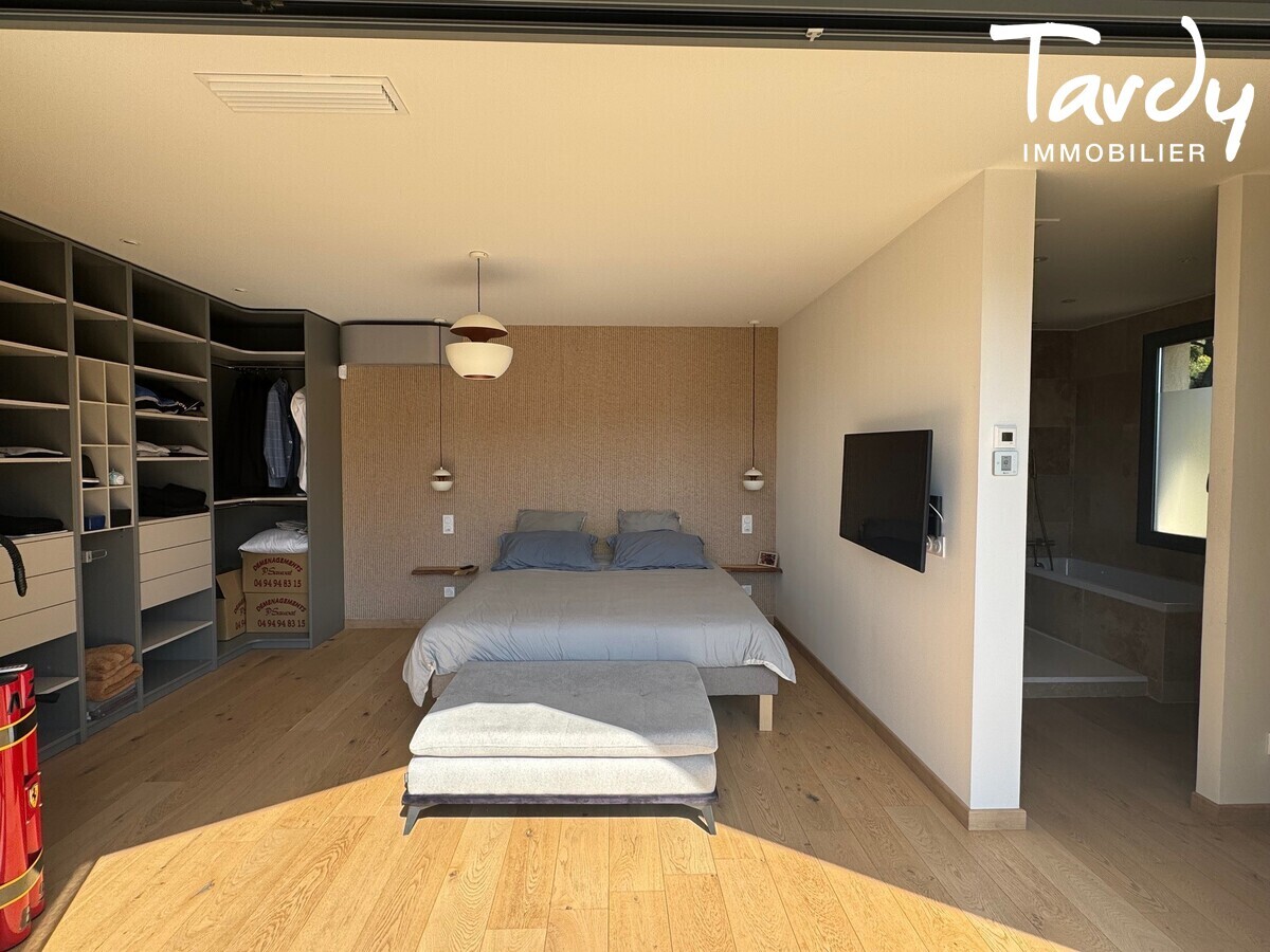 Villa - Appartement, Contemporain - 83740 LA CADIERE D'AZUR - La Cadi�re-d'Azur