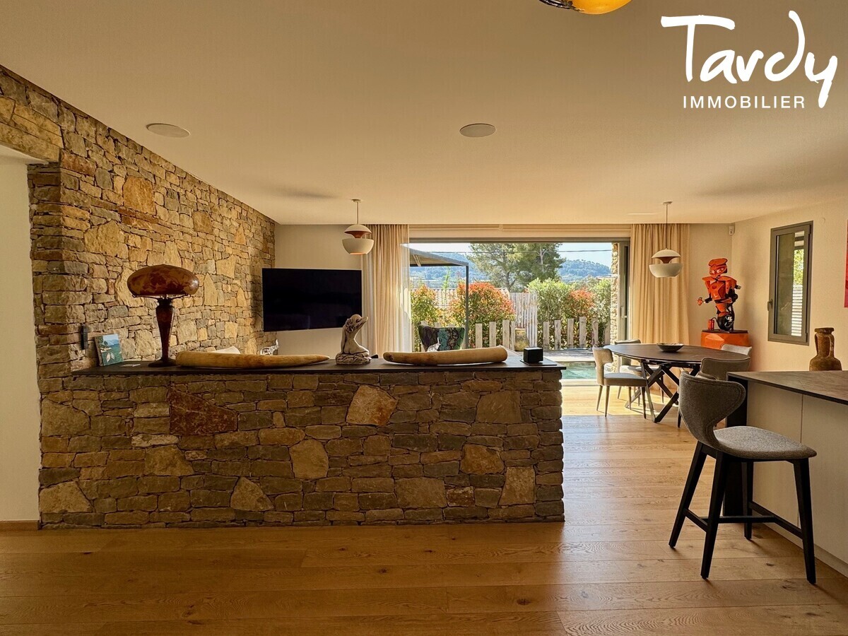 Villa - Appartement, Contemporain - 83740 LA CADIERE D'AZUR - La Cadi�re-d'Azur
