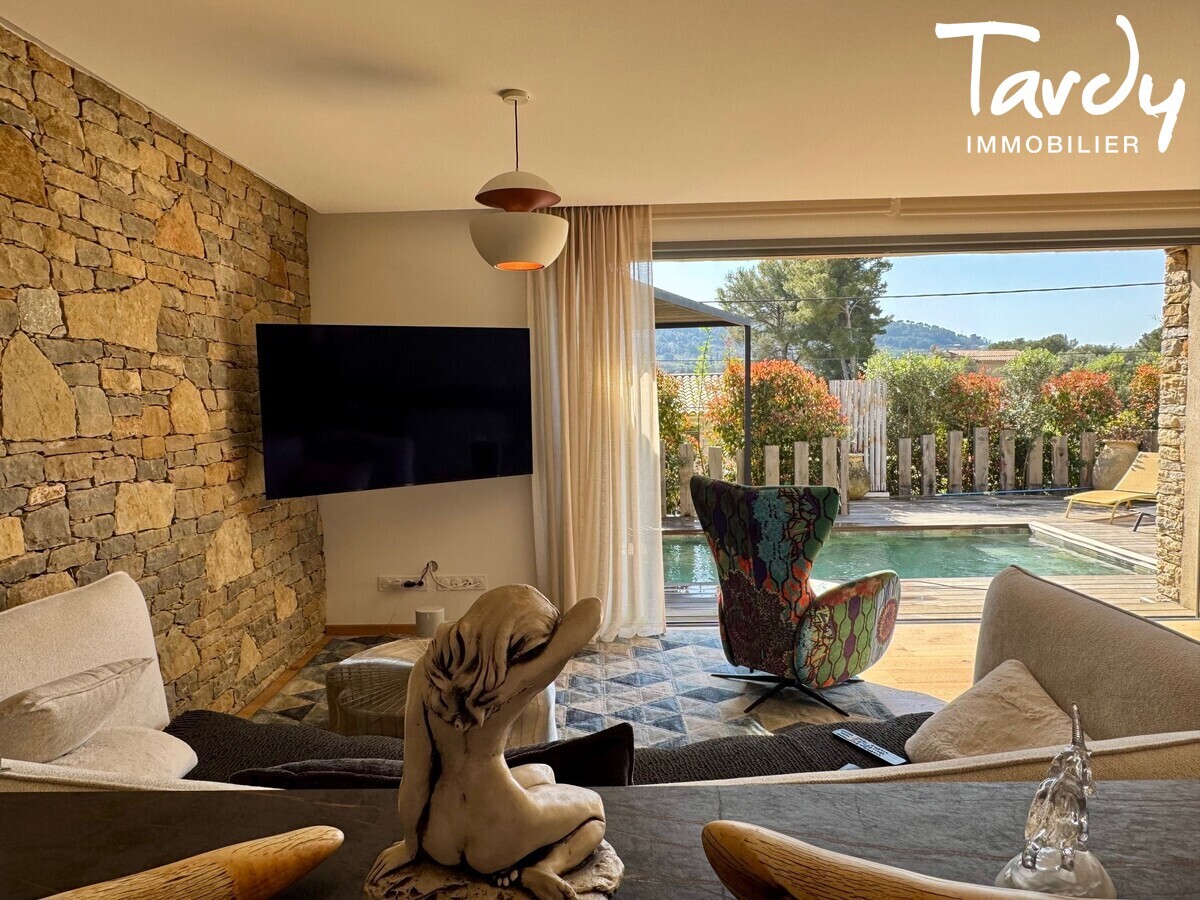 Villa - Appartement, Contemporain - 83740 LA CADIERE D'AZUR - La Cadi�re-d'Azur