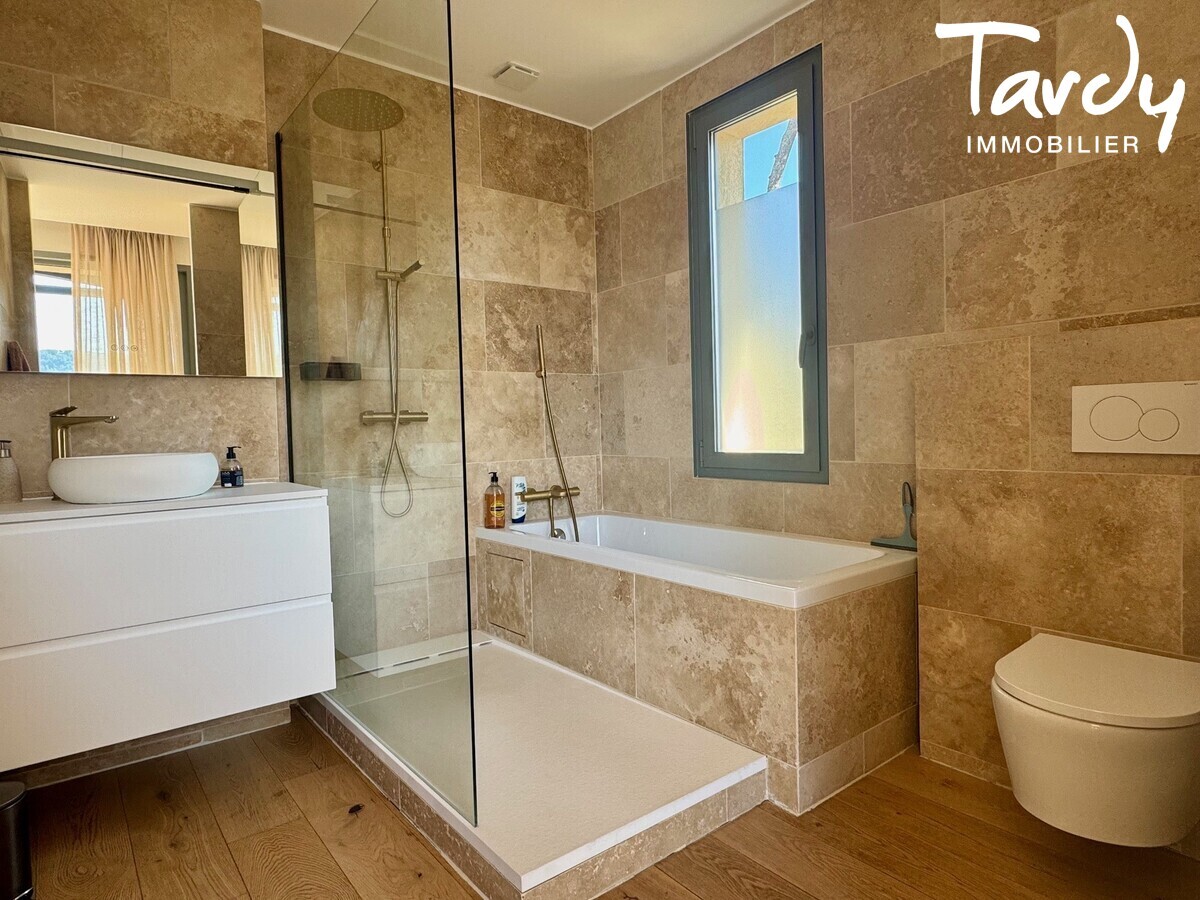 Villa - Appartement, Contemporain - 83740 LA CADIERE D'AZUR - La Cadi�re-d'Azur