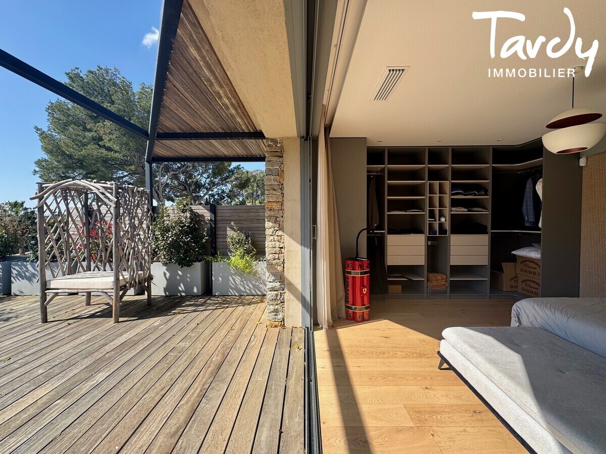 Villa - Appartement, Contemporain - 83740 LA CADIERE D'AZUR - La Cadi�re-d'Azur